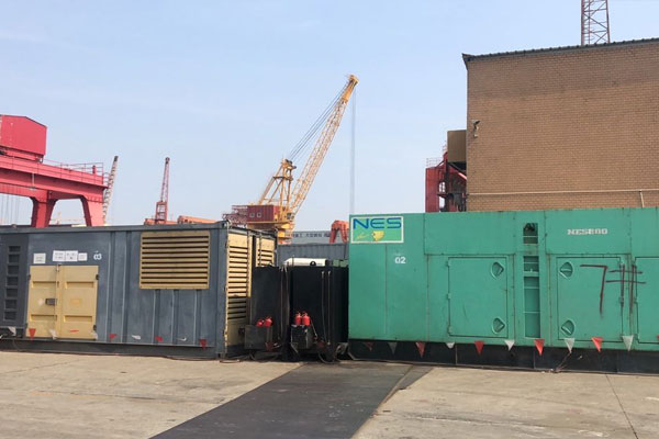 新沂发电机出租空气滤清器的清洁频率是多少？